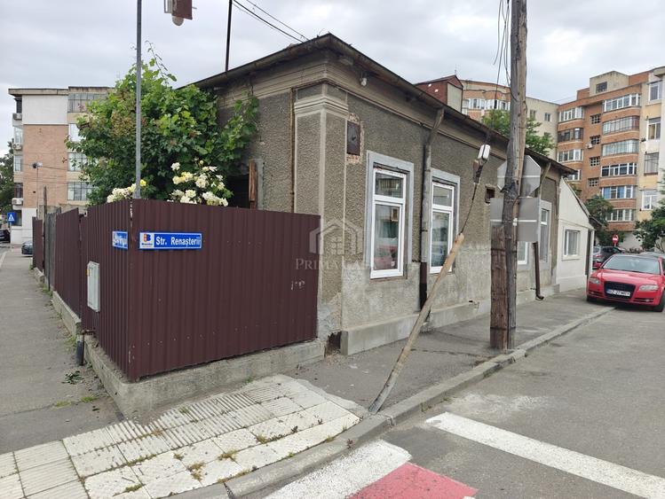 Casă cu 3 camere cu Canalizare în Central