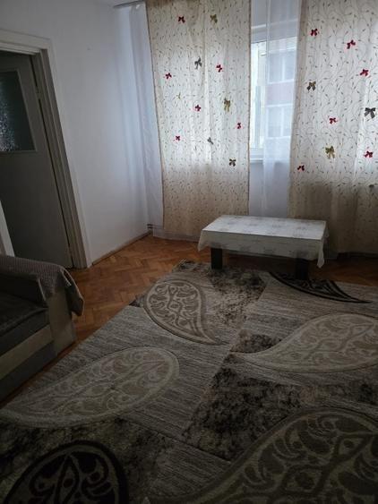 Apartament cu 2 camere semidecomandat, mobilat în Circumvalațiunii