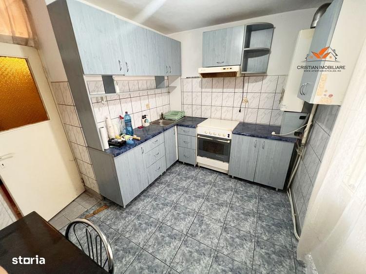 Apartament cu 3 camere decomandat în Cetate