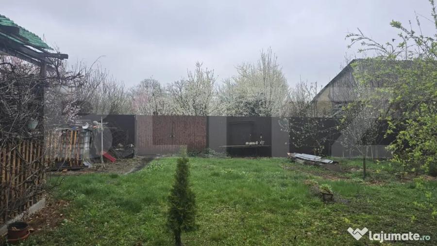 Casă cu 3 camere cu Teren 1427 Mp în Livada