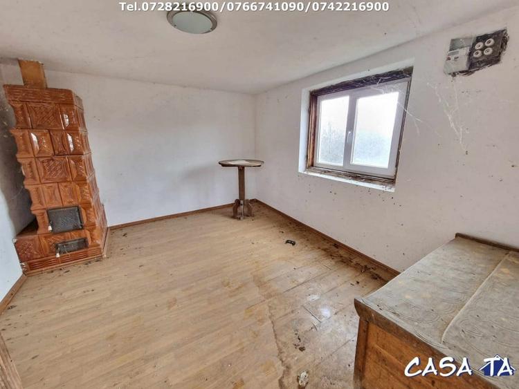 Casă individuală cu 2 camere cu Teren 1543 Mp în Central