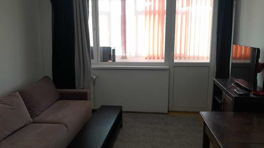 Apartament cu 2 camere semidecomandat în Bucur Obor