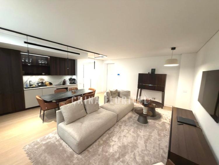 Apartament cu 4 camere decomandat, mobilat în Primăverii