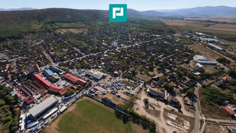 Teren Construcții intravilan de 9871 mp, în Central