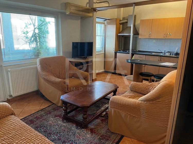 Garsoniera la intersectia Mihalache cu Averescu - 1