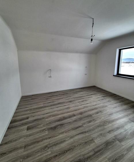 Casa individuala -4 camere-  curte spațioasă - 26