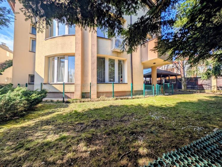 Vila superba 2003,P+E+M,300mpu,6 cam,teren 400mp,colt,renovata,tip mediteranean - 30