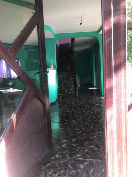 Casa de Vanzare Valea Nucarilor - 1