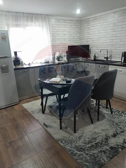 Casă cu 4 camere cu Teren 2500 Mp în Oeștii Pământeni