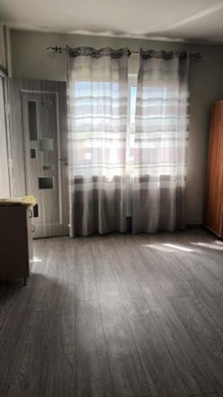 Vand apartament cu doua camere decomandat cu centrala proprie in Turnu Severin, zona Crihala - 4