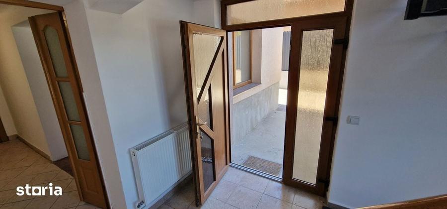 Casa 210 mp, tip duplex, 300 mp curte libera, zona Trei Stejari - 11
