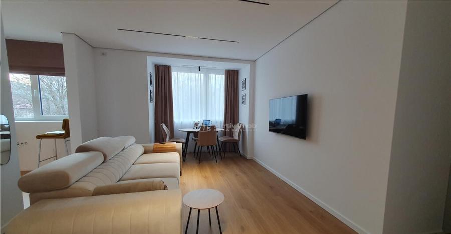 Apartament - 3 camere - 62 mp - Centru - 2