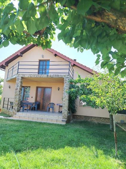 Casă cu 4 camere cu Teren 482 Mp în Ambud