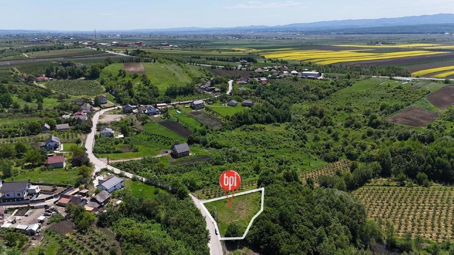 SE VINDE teren INTRAVILAN de 1313mp  + 18.687mp EXTRAVILAN, in RADASENI, SV - 3