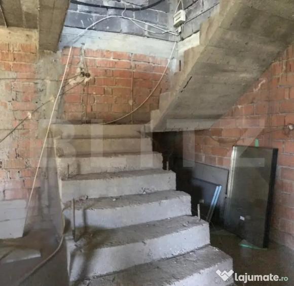 Casă cu 2 camere cu Teren 3050 Mp în Bezdead