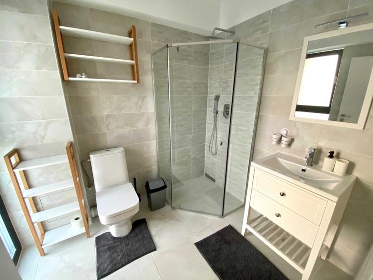 Apartament cu 3 camere decomandat în Albert