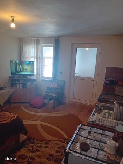 Casa + 5000 mp in Girov la 10 km de Piatra Neamt. - 4