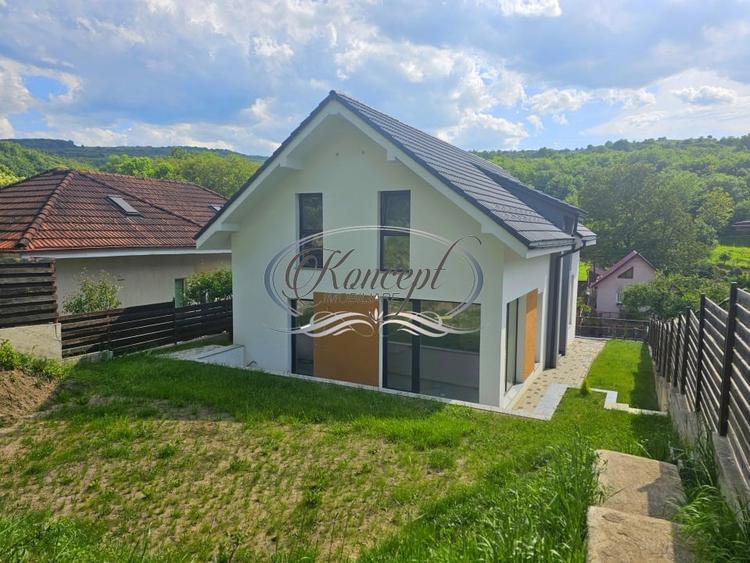 Casa cu terasa si curte mare, atmosfera rurala aproape de oras - 3