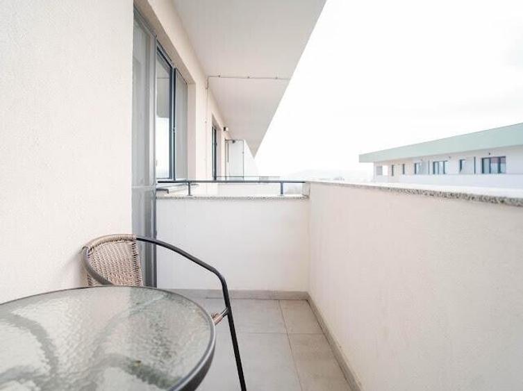 APARTAMENT INTABULAT, MOBILAT SI UTILAT, BLOC NOU, PODU ROS - 14