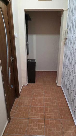 Apartament 2 camere de inchiriat etaj 2/4, craiovita noua - 2