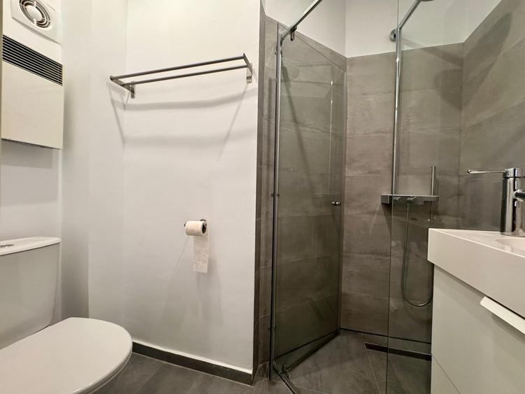 Apartament de vanzare — 3 camere, ultracentral, Bulevardul Nicolae Bălcescu - 9