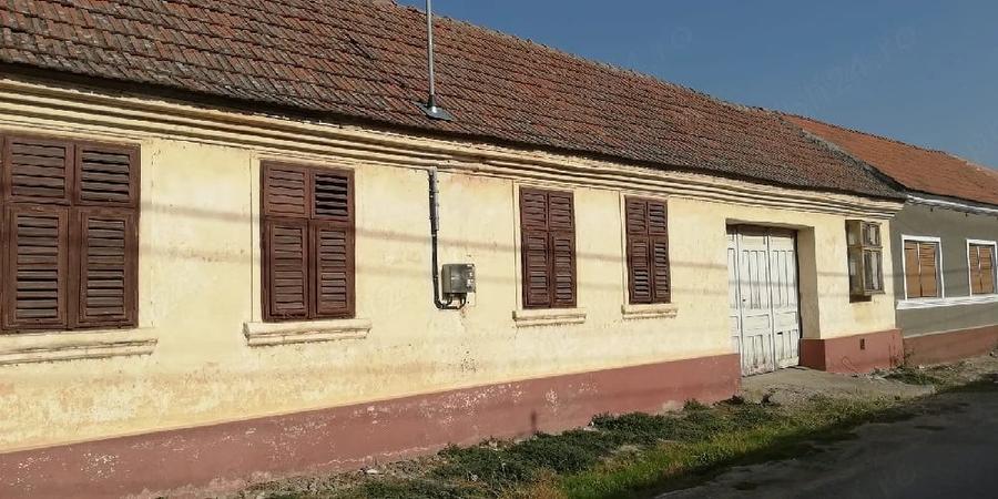 Casă cu Teren 400 Mp în Central