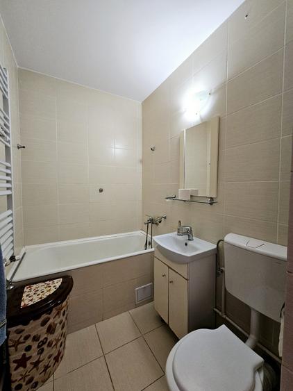 Tiglina 1, Bloc stradal, 3 camere Etajul 3, Balcon Generos - 10