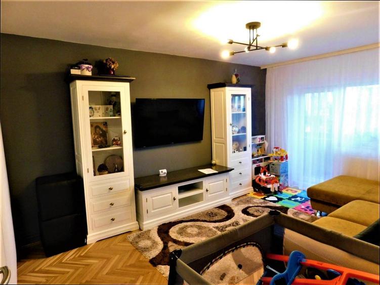 Apartament cu 3 camere decomandate, confort I, 67 mp, etajul 2, superfinisat, mobilat si utilat, cu - 7