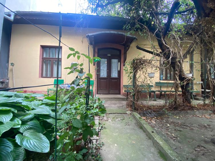 Casă centrală în Târgoviște, teren 250 mp, 4 camere, distanță la  900 m de Primă - 3