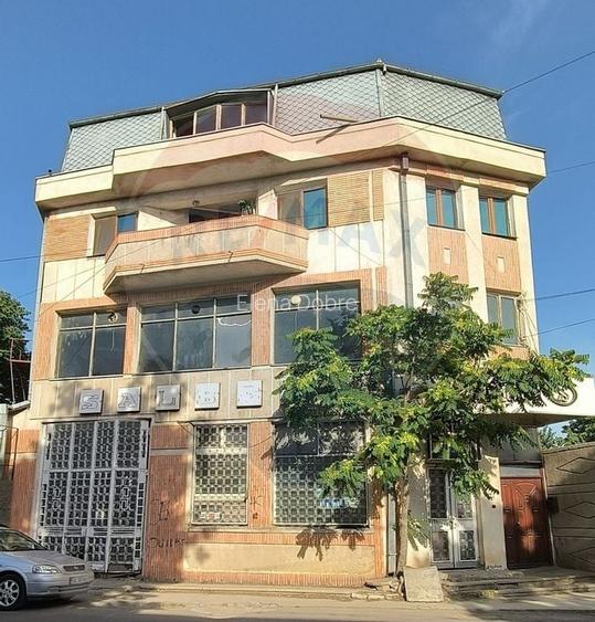 Cladire/Spatiu comercial central de vanzare  in Galati Cladire/Spatiu comercial central de vanzare  in Galati