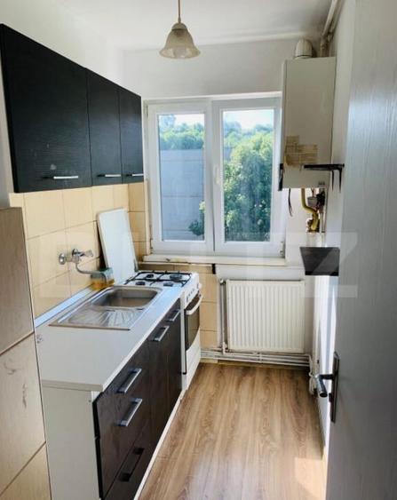 Apartament de vanzare, cu doua camere, 37 mp, zona Dambu P - 4