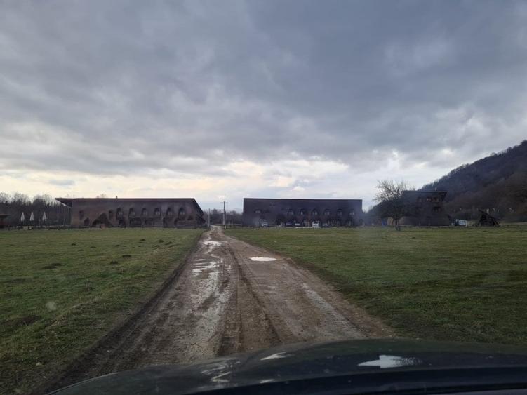 Teren - zonă turistică Râșnov, Glăjărie - 2