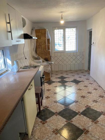 Vanzare casa in Flore?ti Ph (in curs de renovare) - 4
