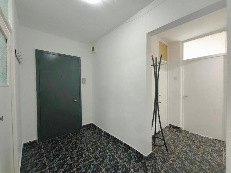 Apartament cu 3 camere decomandat, mobilat în Alfa
