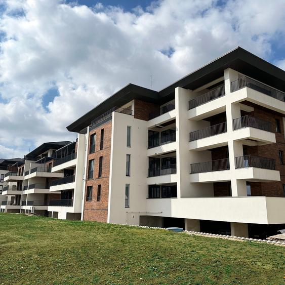 2 camere | 65 mpu + 14 mp terasa intima cu Vedere la Lac | Parc privat | - 2