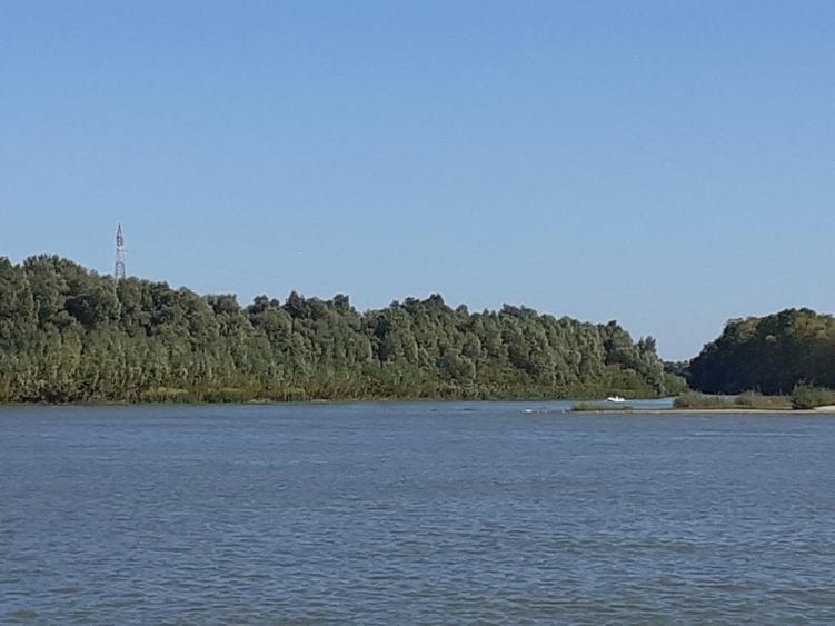 OCAZIE : INTRAVILAN com. MURIGHIOL - 19 euro/m.p. Deschidere Dunare  74 m. - 3