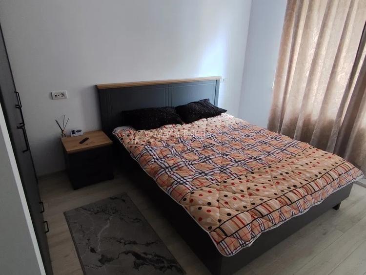 Apartament cu 2 camere decomandat în Tractorul
