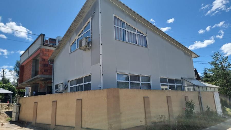 Vand cladire cu chirisi in Pitesti. Afacere la cheie. Oportunitate de investitie - 1