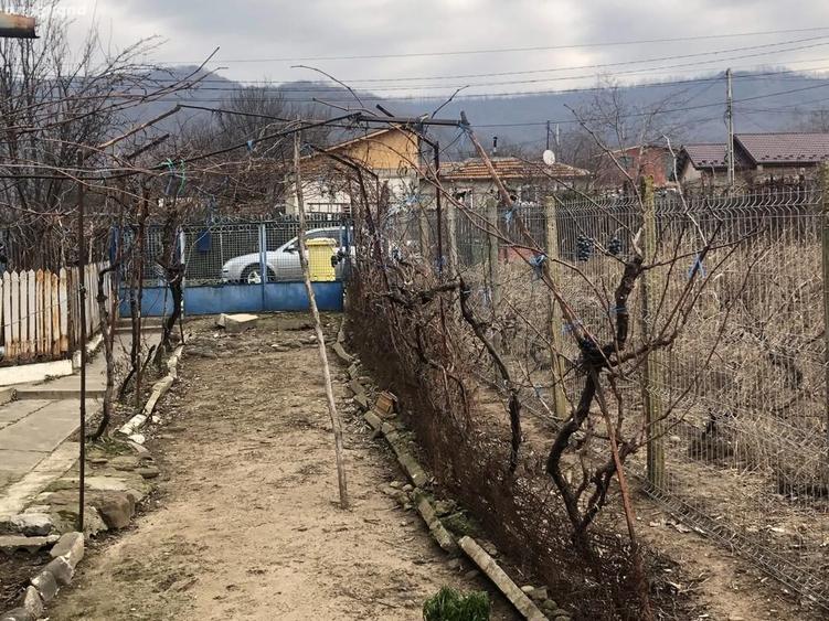 Casa de vanzare Gaze,camere 5+ zona Valea Nucului Plescoi - 1