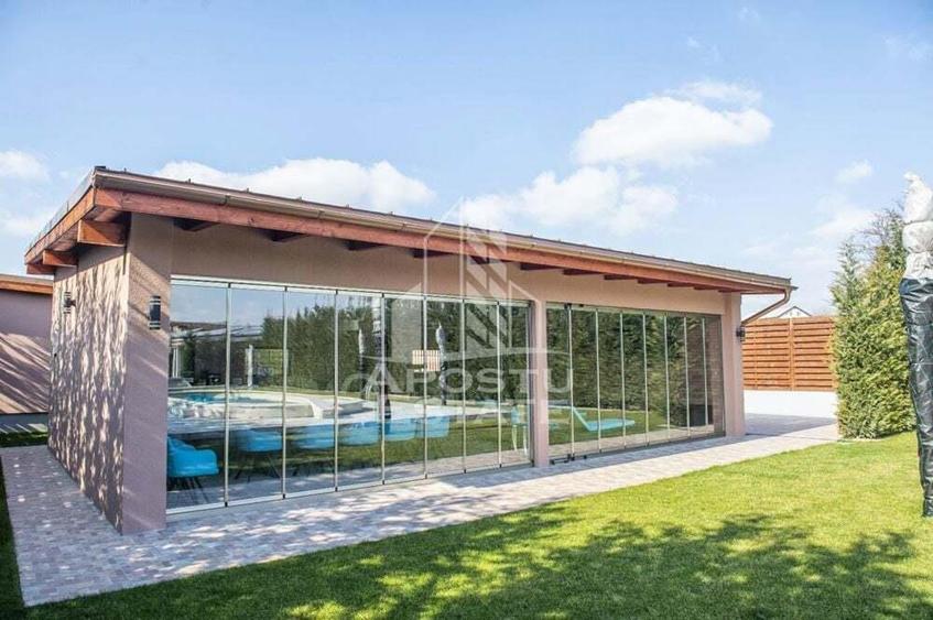 Vila,Piscina,teren fotbal,gradina,vegetatie - 3