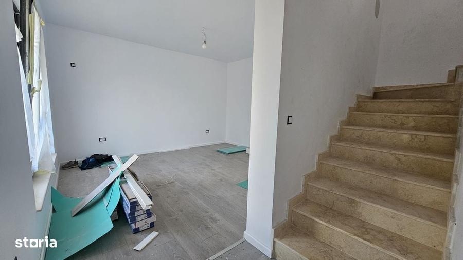 Casă cu 4 camere în Dudu