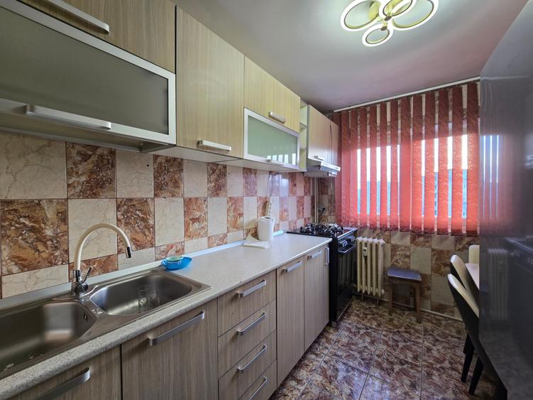 Apartament 3 camere de închiriat metrou Lujerului, Piața Veteranilor - 10