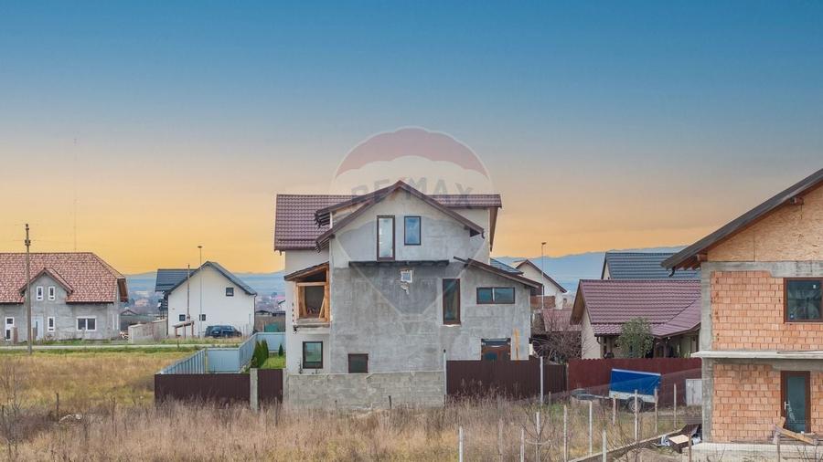 Comision 0%-Cladire versatila 14 camere-Multiple utilizari - 4