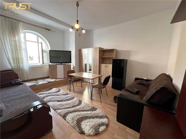 Ap o camera langa Policlinica - 1