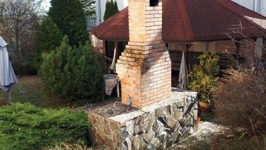 Casă individuală cu 10 camere cu Teren 750 Mp în Cisnădioara