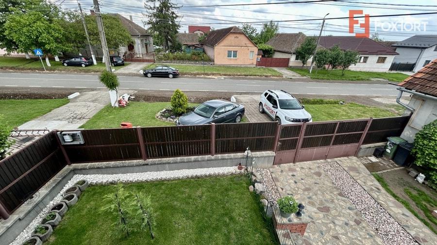 Casă individuală cu 4 camere cu Garaj în Giarmata