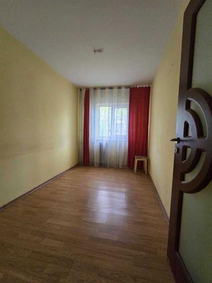 Dacia - statia Columnei, 3 camere decomandat la bulevard, liber - 4
