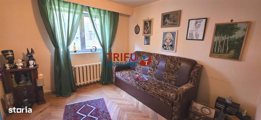 Apartament 3 camere etaj 1 zona Hotel Cetate - 1