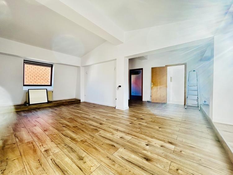 Ion Mihalache, Aviatorilor, Arcul de Triumf - 2