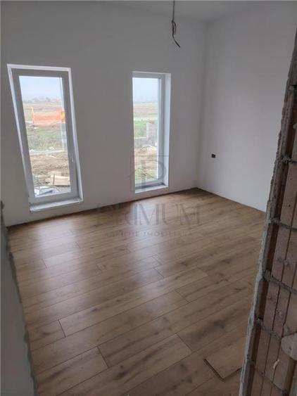 Duplex  superb separat prin dressing - toate utilitatile - 8